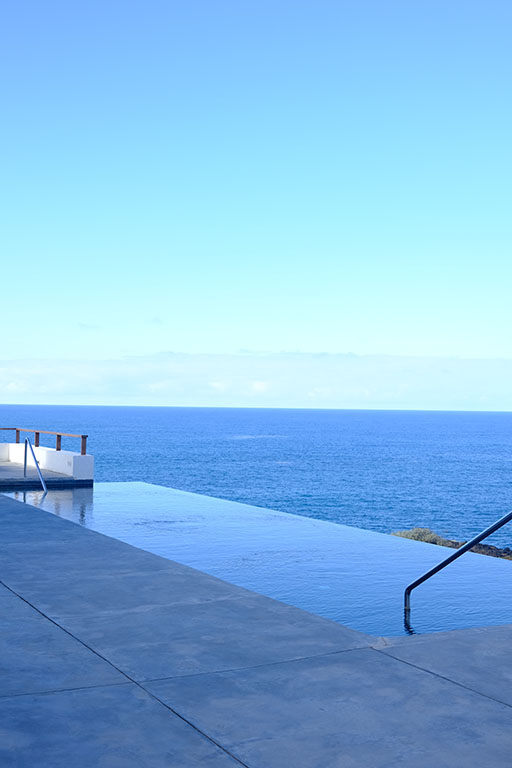 Hotel Faro de Punta Cumplida View swimming pool ocean