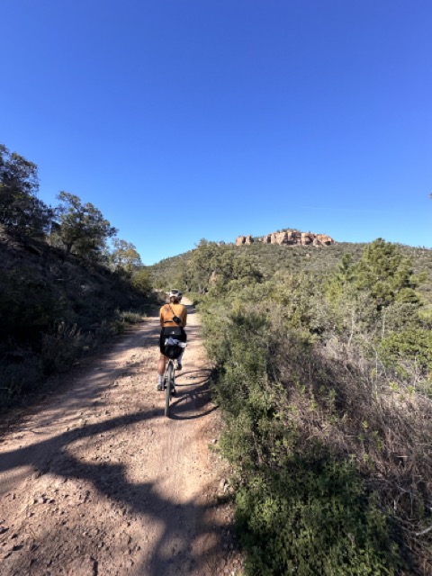 Toulon nice massif de l'esterel bikepacking gravel toulon nice france itinéraire route itinérance vélo