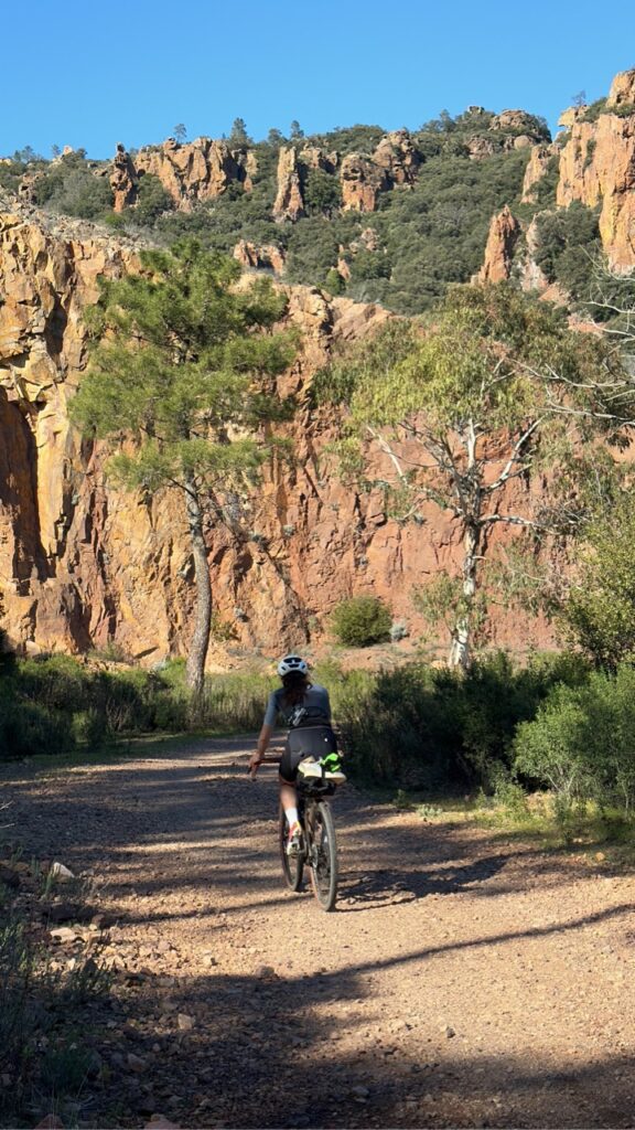 Toulon nice massif de l'esterel bikepacking gravel toulon nice france itinéraire route itinérance vélo